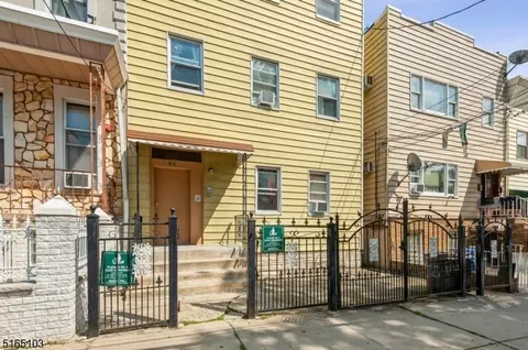 88 Hancock Ave, Jersey City, NJ 07307