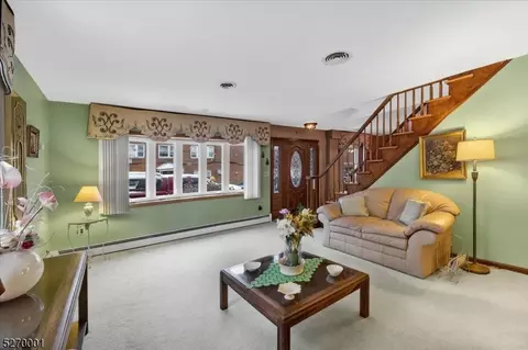 520 4th Ave, Elizabeth, NJ 07202