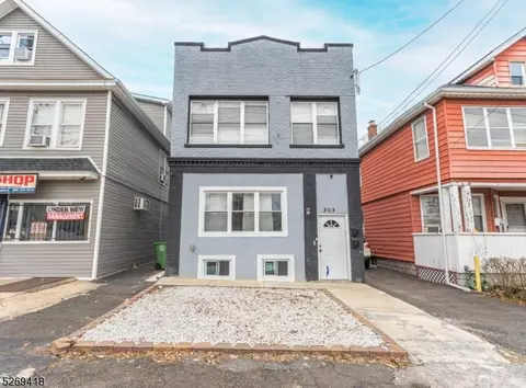 303 E 9th Ave, Roselle, NJ 07203