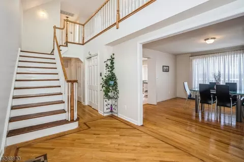 106 Cheyenne Way, Wayne, NJ 07470 photo 4