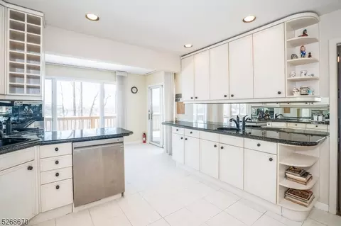 106 Cheyenne Way, Wayne, NJ 07470 photo 9