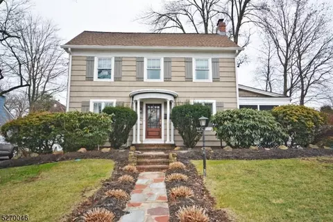 221 Penfield Pl, Dunellen, NJ 08812