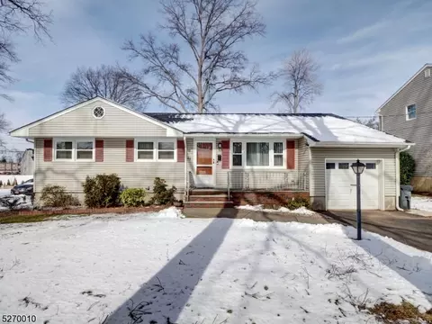 88 Grand St, Clark, NJ 07066