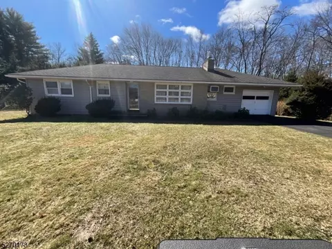 106 Eyland Ave, Roxbury Twp, NJ 07876