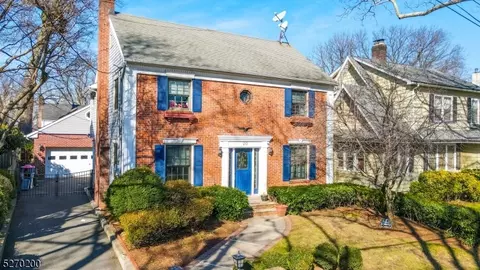 20 Raymond Ave, Rutherford, NJ 07070
