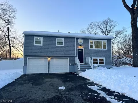 408 Nariticong Ave, Hopatcong, NJ 07843