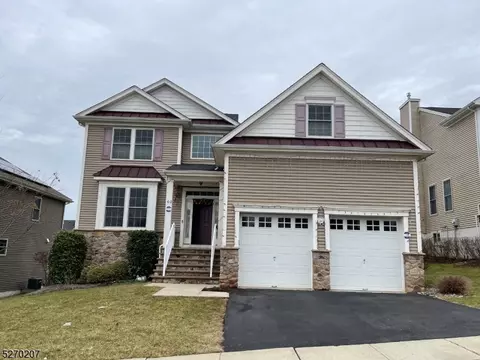 62 Hartwick Dr, Montgomery, NJ 08558 photo 1