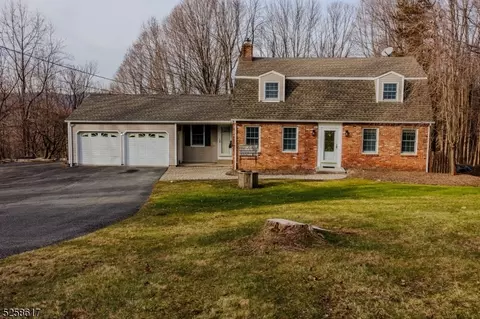 32 Mordaunt Rd, Vernon, NJ 07462