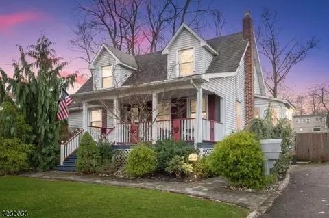 121 Oxford Rd, Woodbridge Twp, NJ 07067