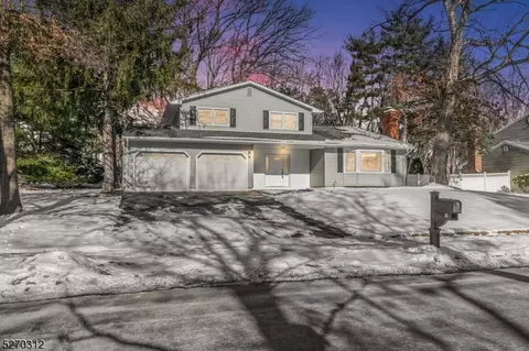75 Stratford Rd, East Brunswick, NJ 08816