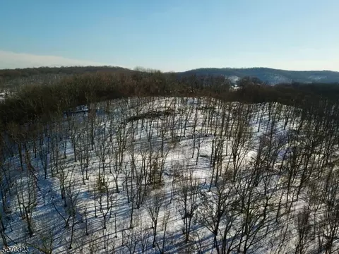 203 Pelletown Rd, Lafayette Twp, NJ 07848