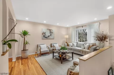 49 Meadowbrook Rd, Millburn Twp, NJ 07078