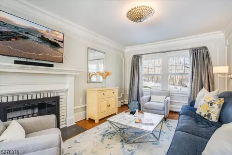 23 Windsor Pl, Montclair, NJ 07043 photo 5