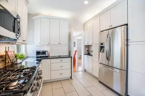 23 Windsor Pl, Montclair, NJ 07043 photo 13