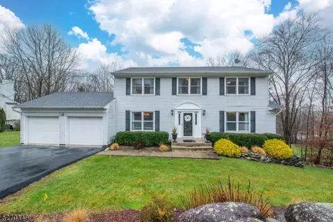 3 Olde Hickory Rd, West Milford, NJ 07480