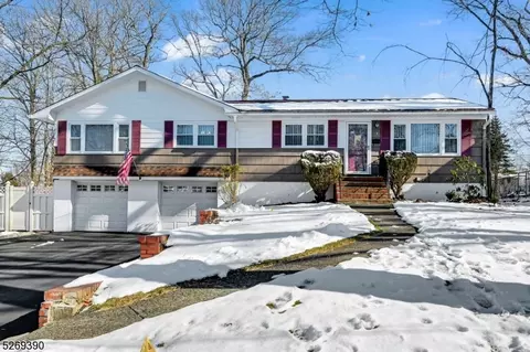 7 Winters St, Oakland, NJ 07436