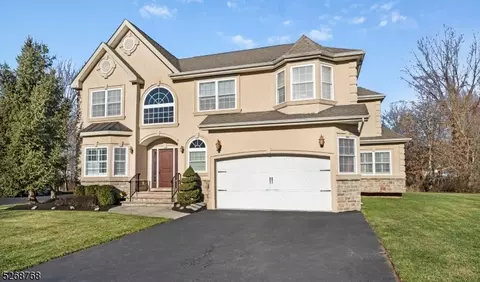9 Henry St, Bridgewater, NJ 08807