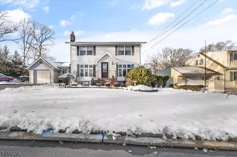 37 Packanack Lake Rd, Wayne, NJ 07470
