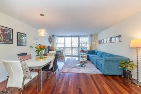 300 Main St #207, Little Falls, NJ 07424