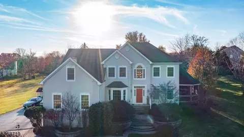 30 Milestone Dr, Raritan Twp, NJ 08551