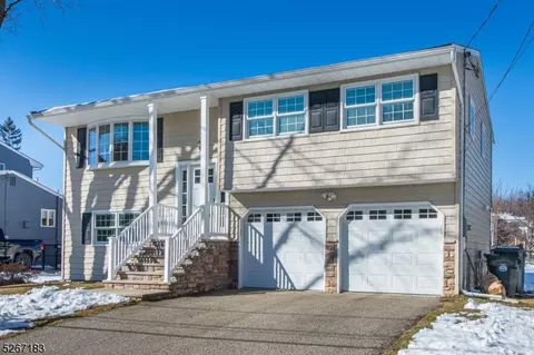 13 Fairmount Rd, Mount Olive, NJ 07836
