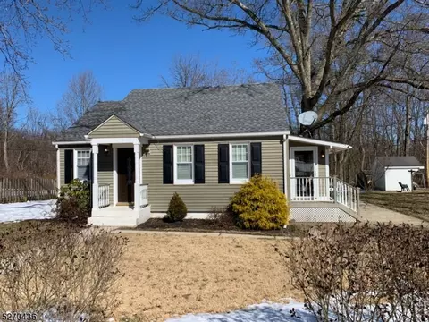 19 Dale Ave, Washington, NJ 07882