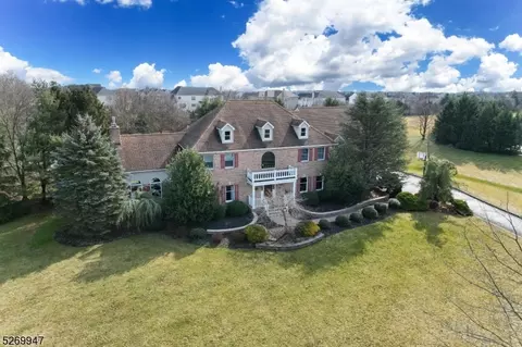 71 Chamberlain Dr, Hillsborough, NJ 08844