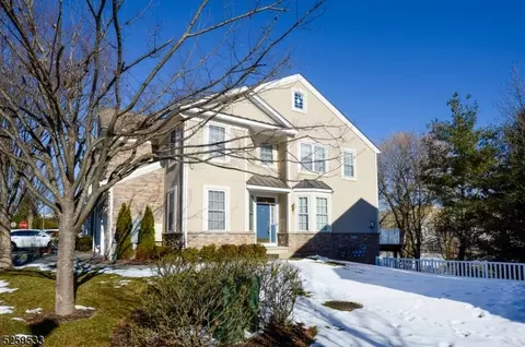 107 Levinberg Ln, Wayne, NJ 07470