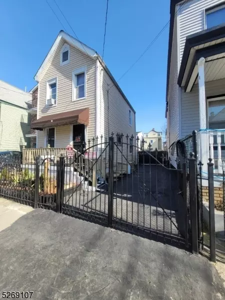 280 S 11th St, Newark, NJ 07103