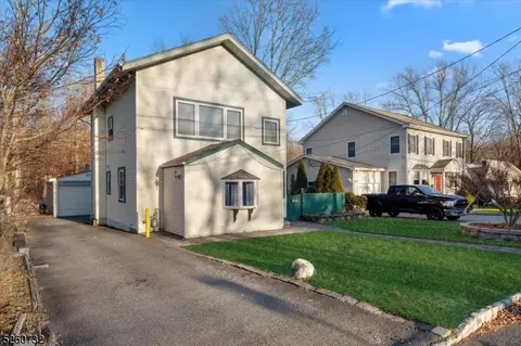 136 River Dr, Parsippany-troy Hills Twp, NJ 07034