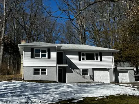 30 Stony Brook Rd, Rockaway, NJ 07866
