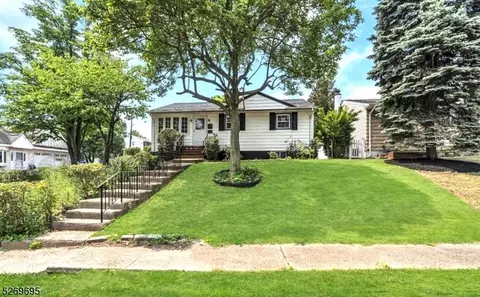 297 Kennedy St, Iselin, NJ 08830