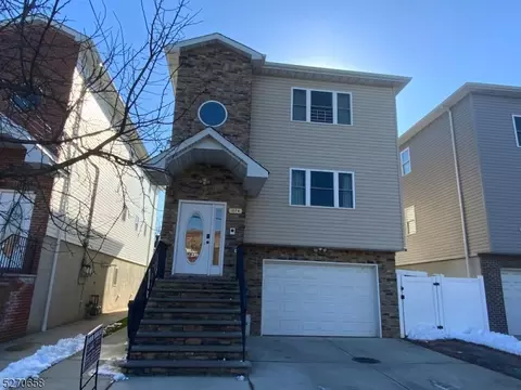 1074 E Grand St, Elizabeth, NJ 07201