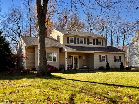 3 Phillips Ln, Roseland, NJ 07068