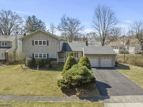 8 Elmwood Rd, Springfield, NJ 07081