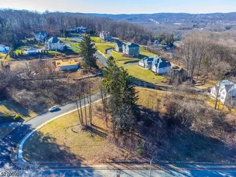 2 Minor Ct, Denville Twp, NJ 07834