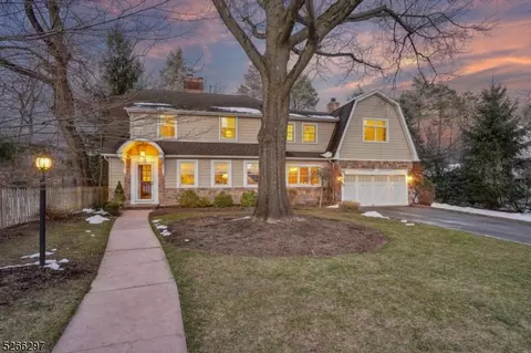 25 Laurel Pl, Montclair, NJ 07043