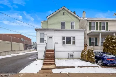329 N 9th St, Prospect Park, NJ 07508