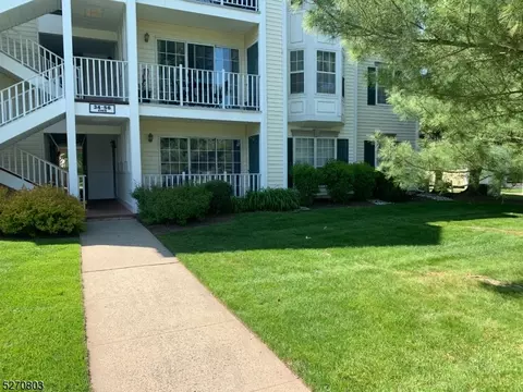 40 Amethyst Way, Franklin Park, NJ 08823