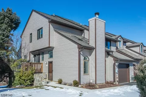 40 Davey Dr, West Orange, NJ 07052