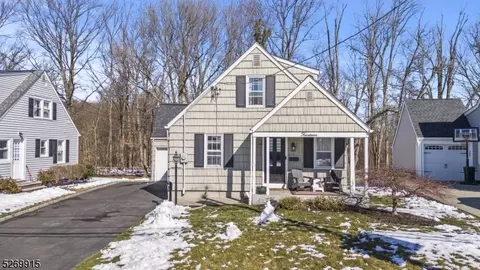 14 Mohawk Dr, Cranford, NJ 07016