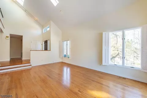 1 Fair Ridge Ct, Wayne, NJ 07470 photo 11