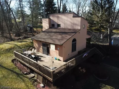 9 14th St, Branchville, NJ 07826