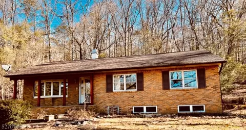 62 Burnt Meadow Rd, Ringwood, NJ 07456