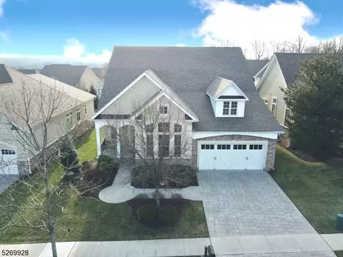 31 Betsy Ross Dr, Warren, NJ 07059