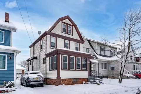 15 Tiffany Pl, Irvington, NJ 07111