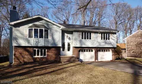 45 Notchwood Rd, Butler, NJ 07405