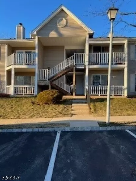 2608 Doolittle Dr, Bridgewater, NJ 08807