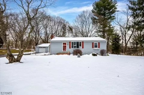 5 Cedar Grove Rd, Clinton Twp, NJ 08801