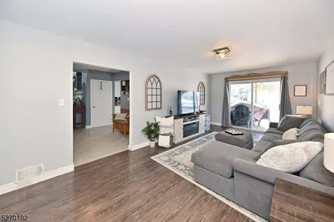 67 Brighton Ter, Wayne, NJ 07470 photo 10